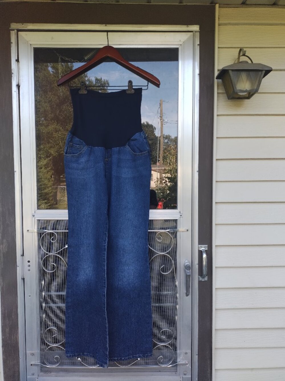 size L -- comfy stretchy over bump maternity jeans